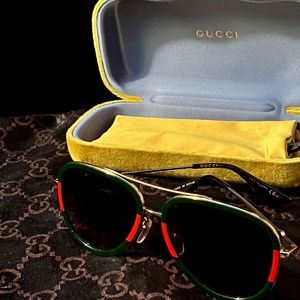 Gorgeous GUCCI Red and Green Aviator Sunglasses